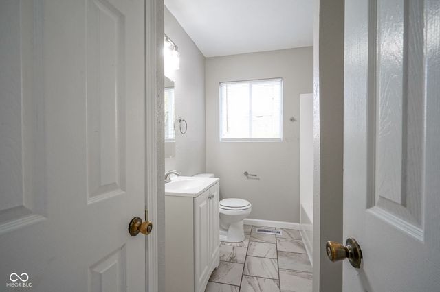 2931 Sangster Avenue, Indianapolis, IN 46218