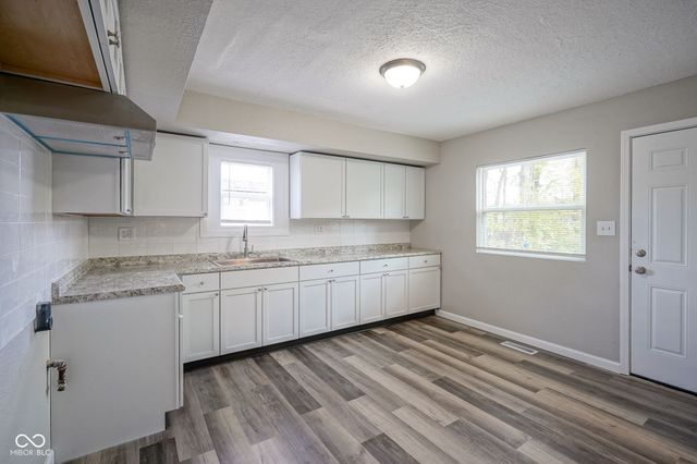 2931 Sangster Avenue, Indianapolis, IN 46218