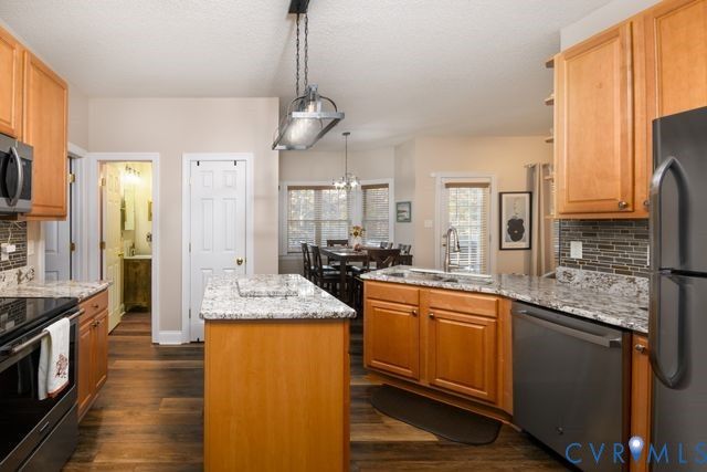 5248 Misty Spring Rd, Midlothian, VA 23112