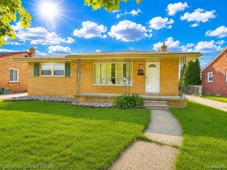 6450 Golfview Street, Garden City, MI 48135
