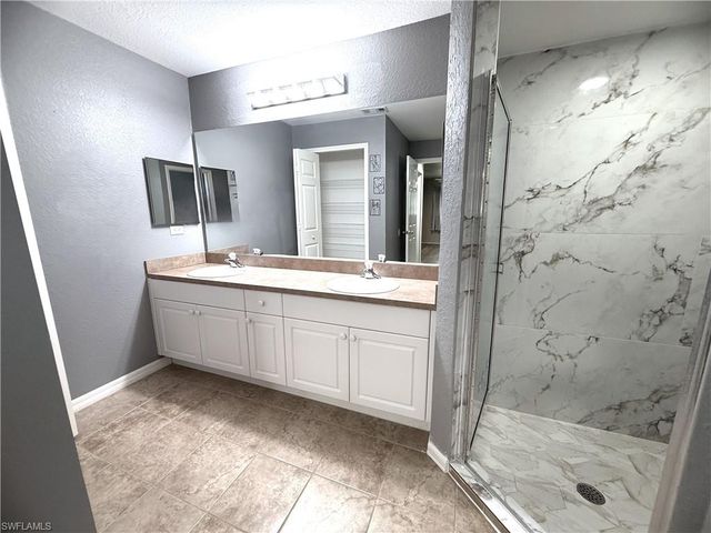 302 NW 2nd PL, Cape Coral, FL 33993