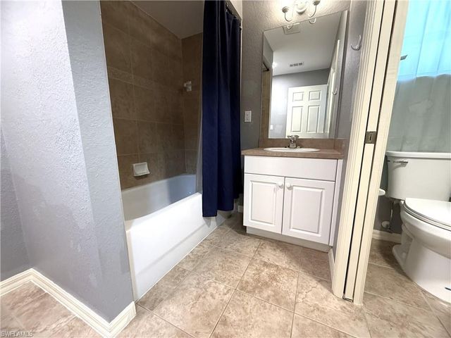 302 NW 2nd PL, Cape Coral, FL 33993