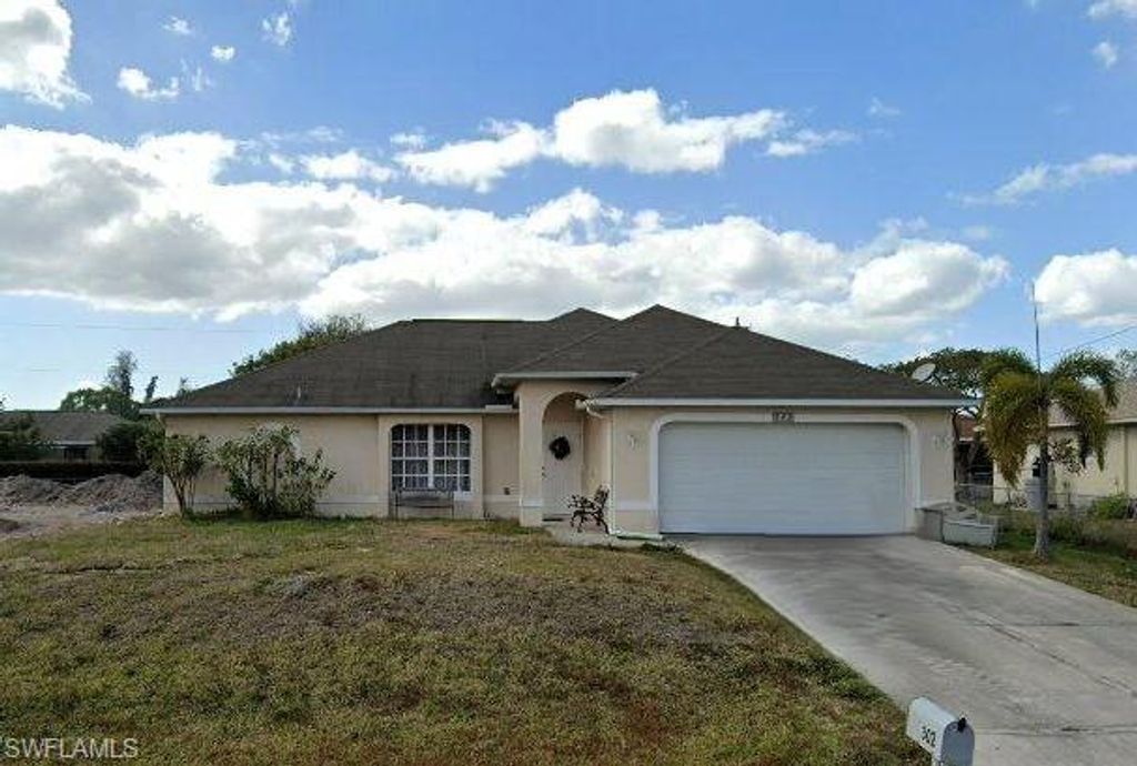 302 NW 2nd PL, Cape Coral, FL 33993