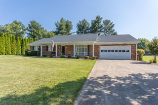 313 STONEWALL DR, Waynesboro, VA 22980