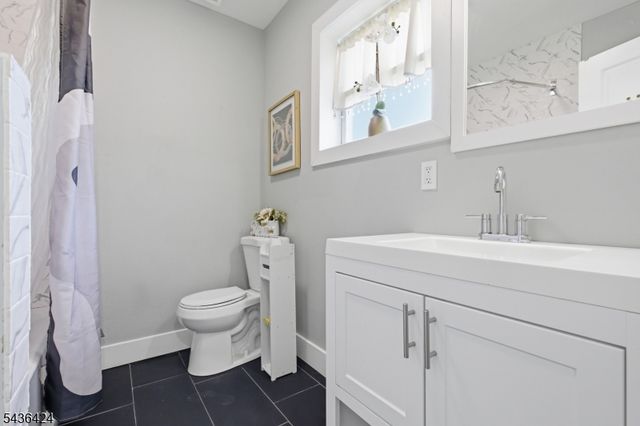245 W 3Rd Ave, Roselle Boro, NJ 07203