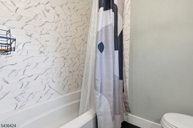 245 W 3Rd Ave, Roselle Boro, NJ 07203