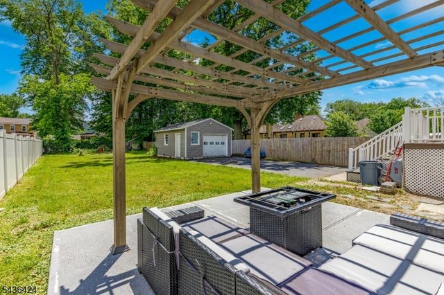 245 W 3Rd Ave, Roselle Boro, NJ 07203