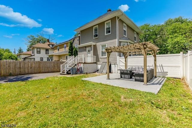 245 W 3Rd Ave, Roselle Boro, NJ 07203