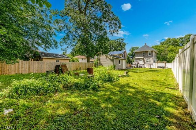 245 W 3Rd Ave, Roselle Boro, NJ 07203