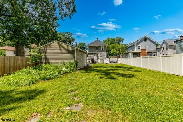 245 W 3Rd Ave, Roselle Boro, NJ 07203