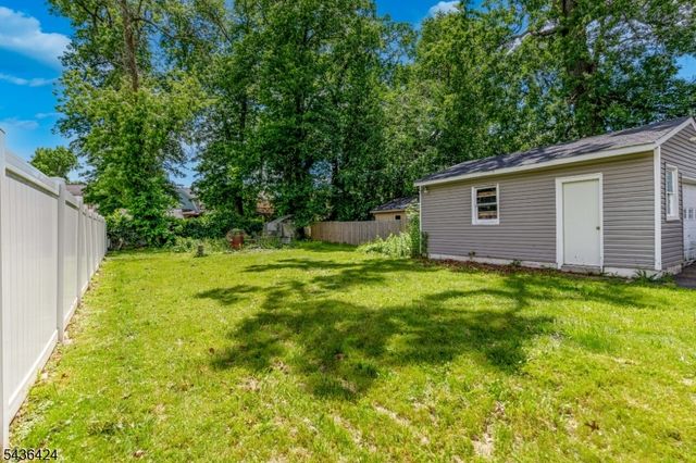 245 W 3Rd Ave, Roselle Boro, NJ 07203