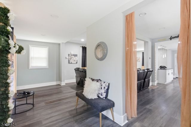 245 W 3Rd Ave, Roselle Boro, NJ 07203