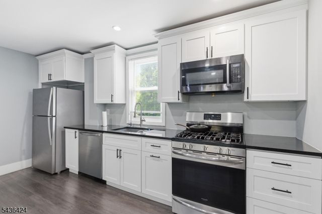 245 W 3Rd Ave, Roselle Boro, NJ 07203