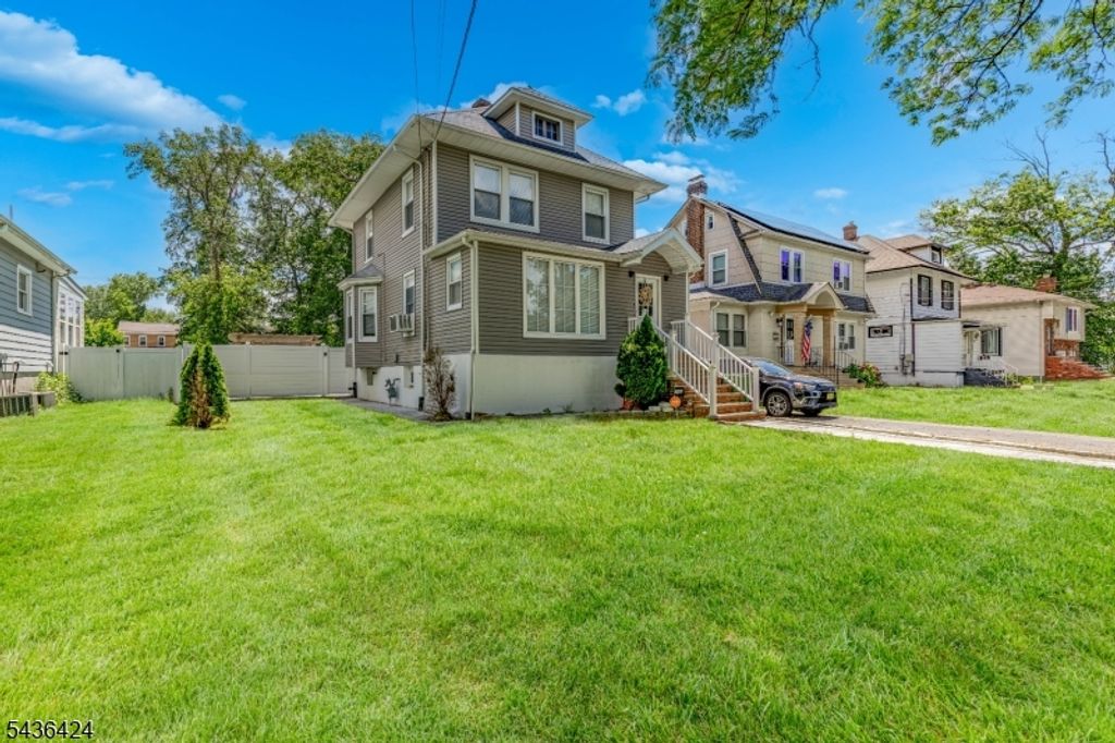 245 W 3Rd Ave, Roselle Boro, NJ 07203