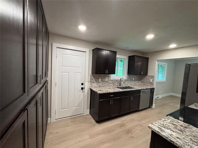 31 Highwood Drive, Belleville, IL 62223