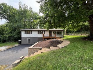 31 Highwood Drive, Belleville, IL 62223