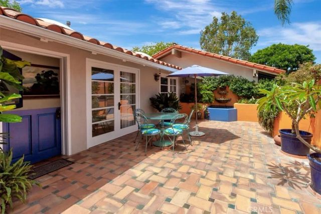 537 Vista Grande, Newport Beach, CA 92660