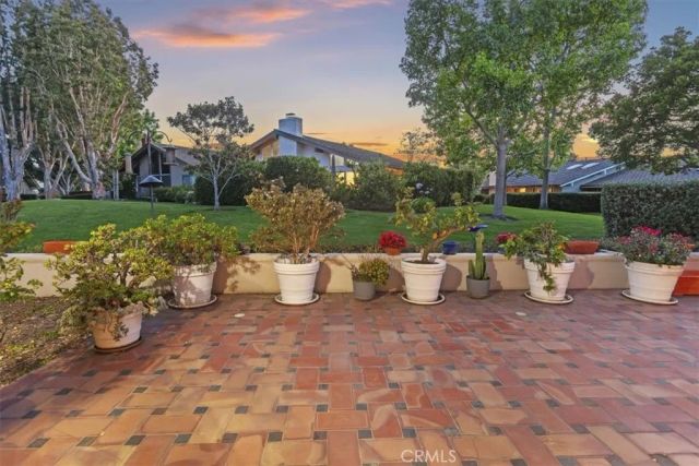 537 Vista Grande, Newport Beach, CA 92660