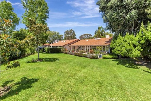 537 Vista Grande, Newport Beach, CA 92660
