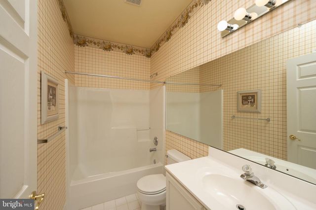 119 BELLFLOWER RD, Langhorne, PA 19047