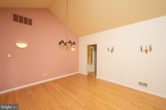 119 BELLFLOWER RD, Langhorne, PA 19047