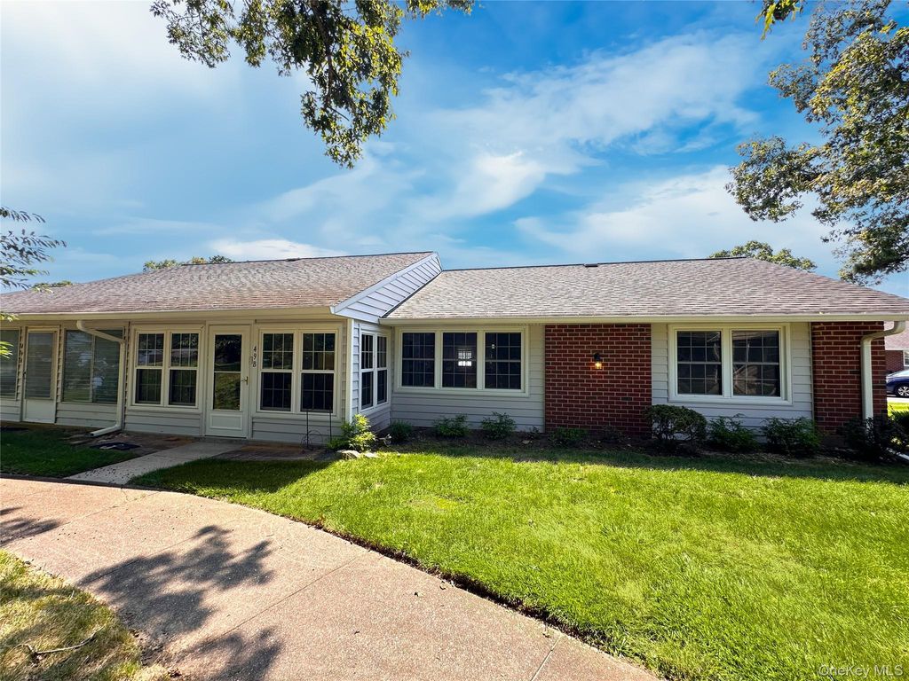 49 Trent Court B, Ridge, NY 11961