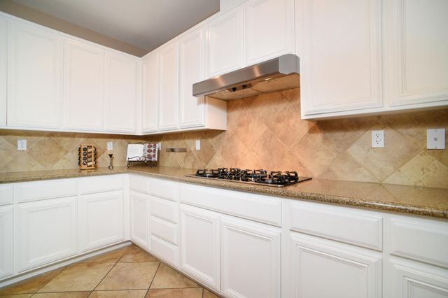 1569 Greenbrier Rd, West Sacramento, CA 95691
