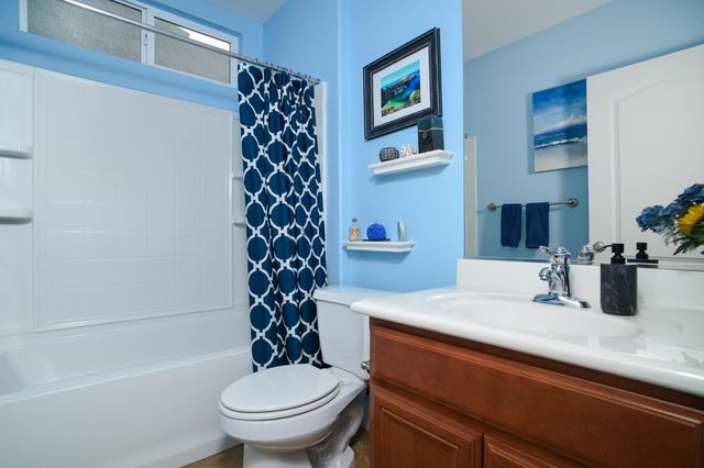 1569 Greenbrier Rd, West Sacramento, CA 95691