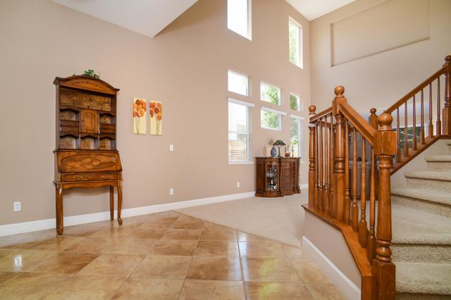 1569 Greenbrier Rd, West Sacramento, CA 95691