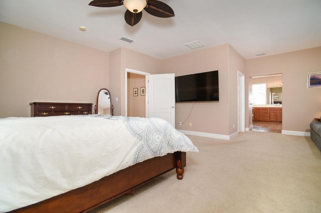 1569 Greenbrier Rd, West Sacramento, CA 95691