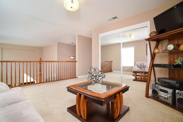 1569 Greenbrier Rd, West Sacramento, CA 95691