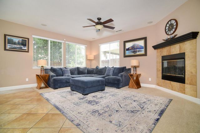 1569 Greenbrier Rd, West Sacramento, CA 95691