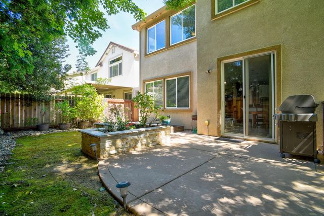 1569 Greenbrier Rd, West Sacramento, CA 95691
