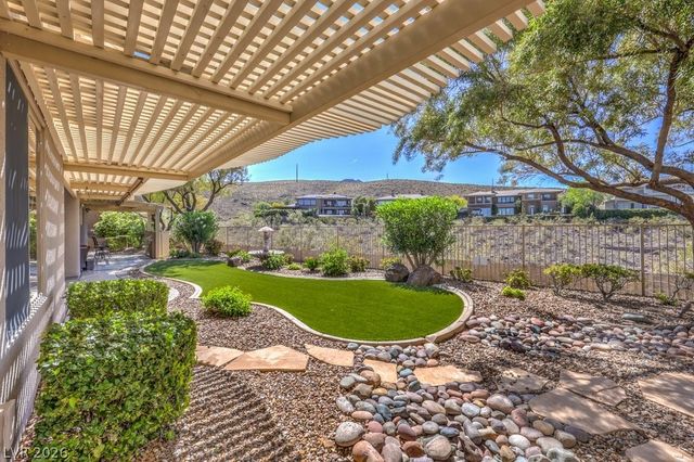 17 Chenal Pass, Henderson, NV 89052