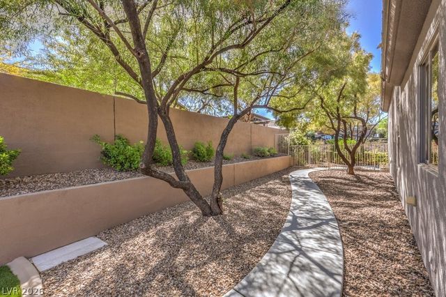 17 Chenal Pass, Henderson, NV 89052