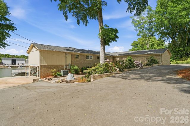 120 Shady Cove Road, Troutman, NC 28166
