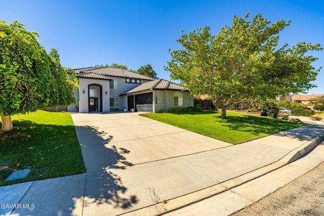 42031 Crestland Drive, Lancaster, CA 93536