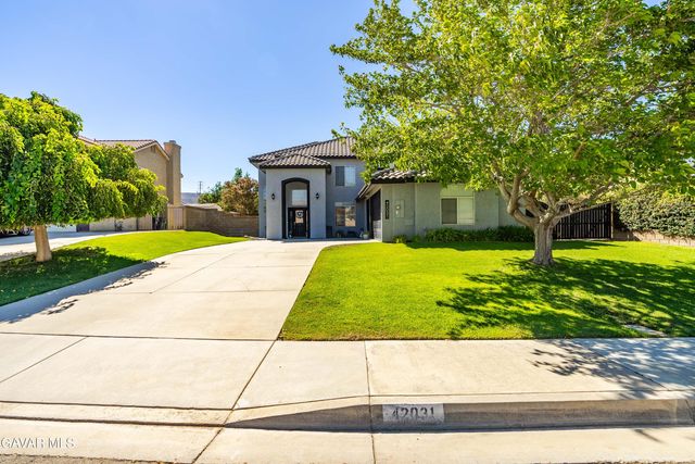 42031 Crestland Drive, Lancaster, CA 93536