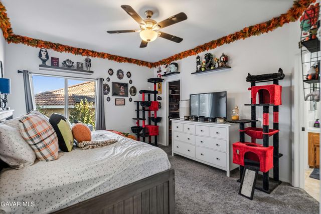 42031 Crestland Drive, Lancaster, CA 93536