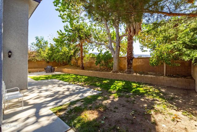 42031 Crestland Drive, Lancaster, CA 93536
