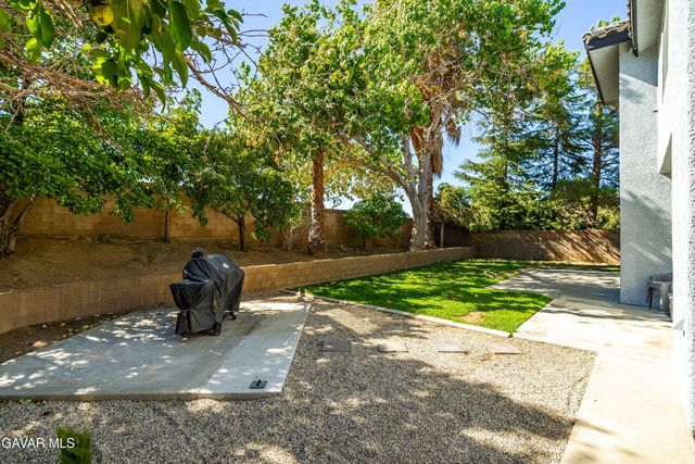 42031 Crestland Drive, Lancaster, CA 93536