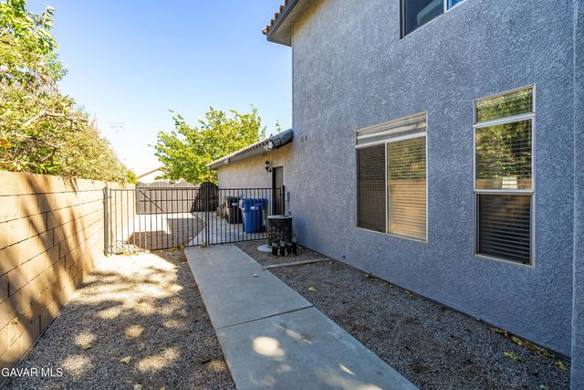42031 Crestland Drive, Lancaster, CA 93536