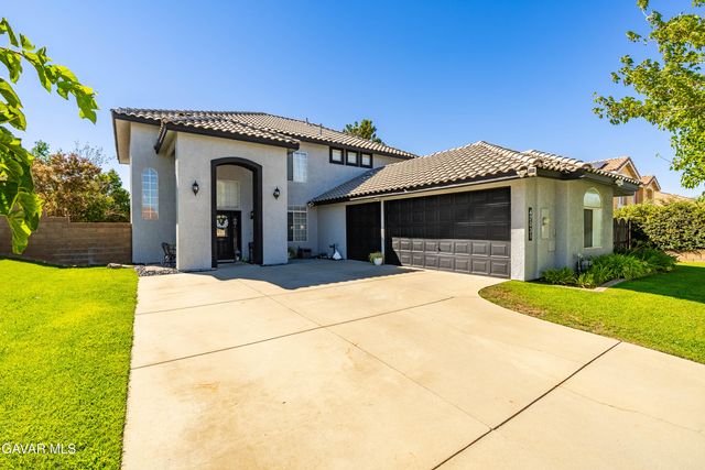 42031 Crestland Drive, Lancaster, CA 93536