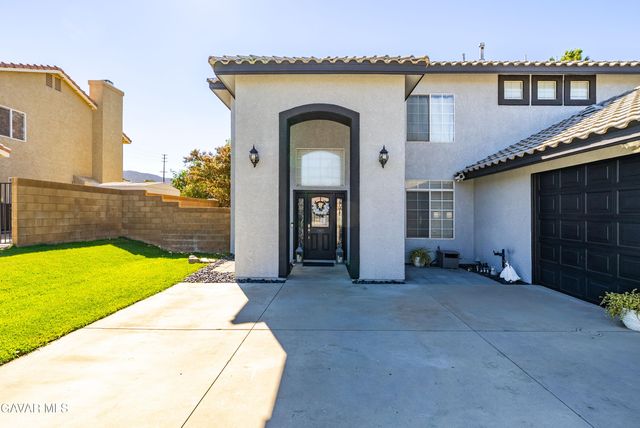 42031 Crestland Drive, Lancaster, CA 93536
