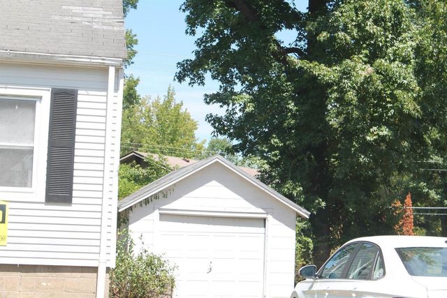 1110 W Walkup Street, Carbondale, IL 62901