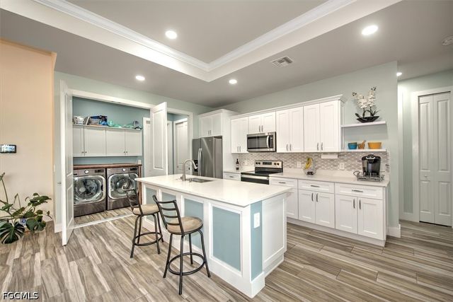 6137 Holt CT, Fort Myers, FL 33905