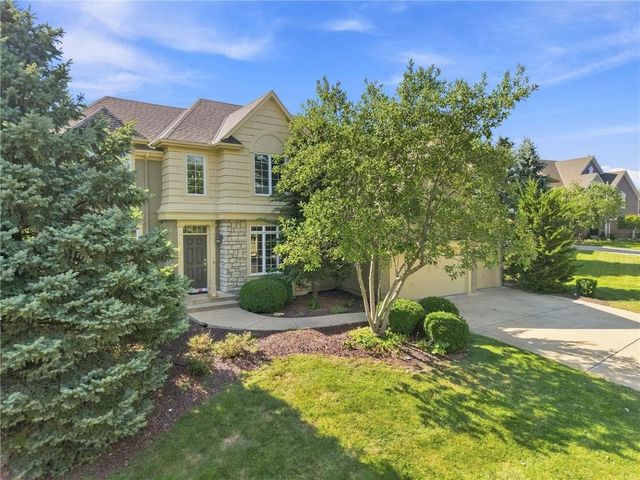 5427 W 164th Place, Overland Park, KS 66085