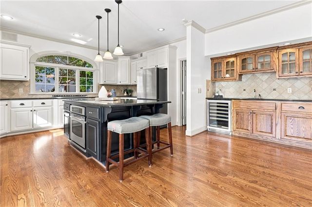 5427 W 164th Place, Overland Park, KS 66085
