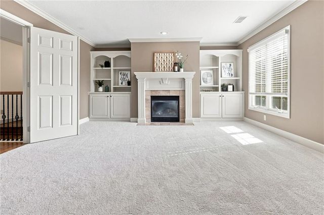 5427 W 164th Place, Overland Park, KS 66085