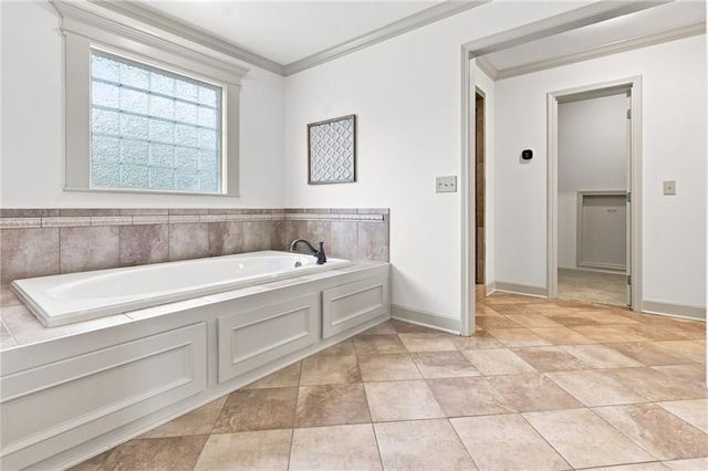 5427 W 164th Place, Overland Park, KS 66085